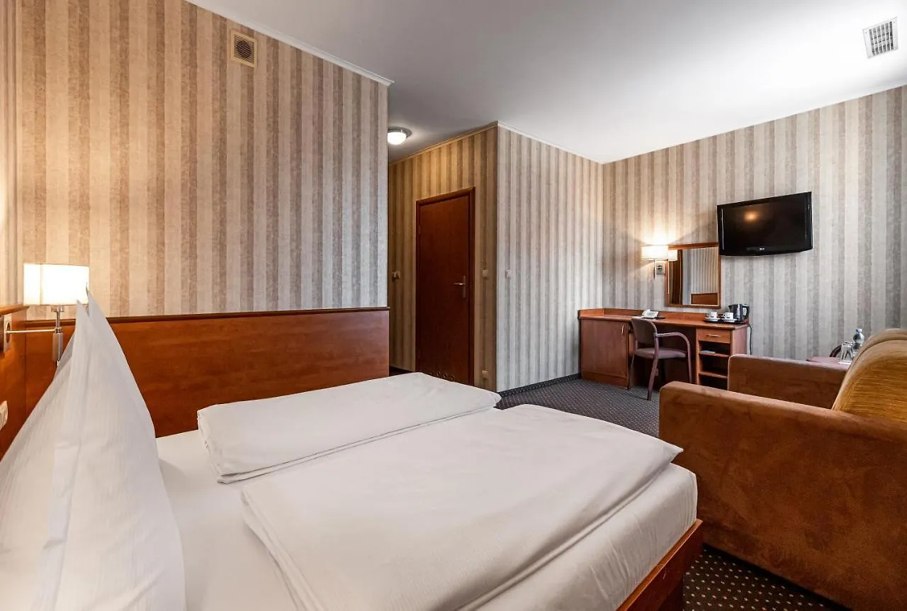 Premium Hotel Bacero Вроцлав